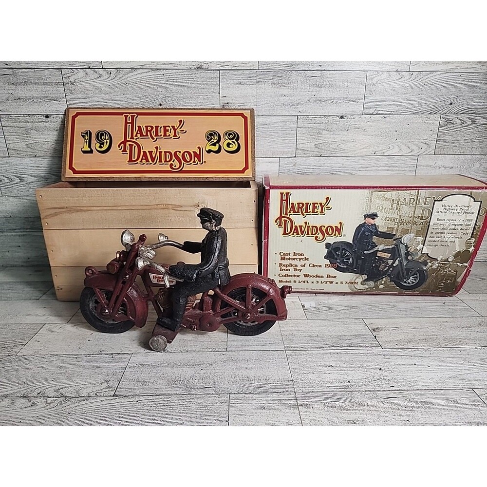 Vintage Harley Davidson 1996 Cast Iron Motorcycle w/ Rider & Wooden Box 1928 Rep